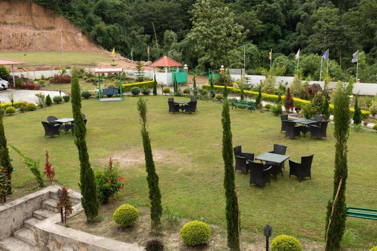 La Vue Resort Kaziranga Exterior photo