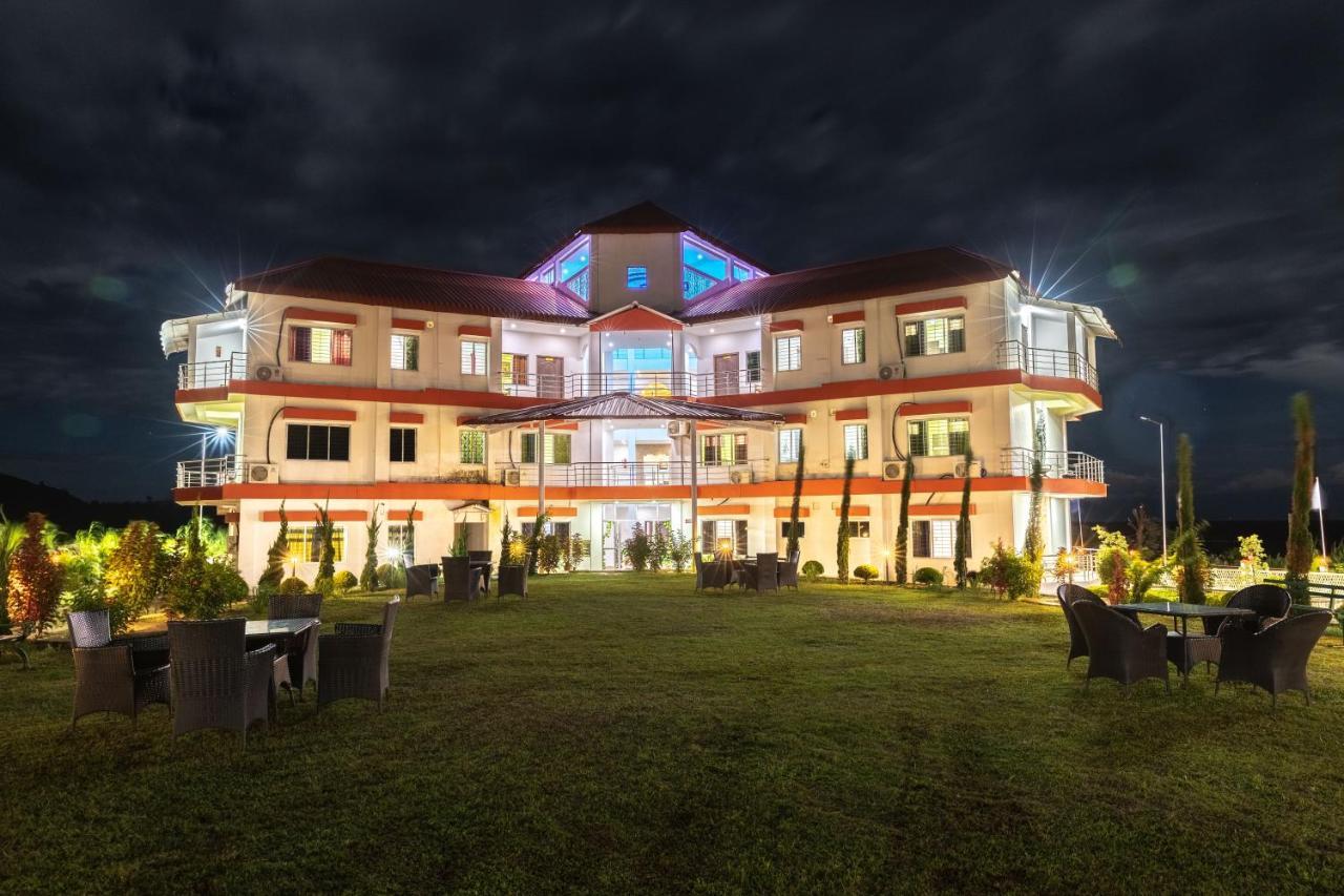 La Vue Resort Kaziranga Exterior photo